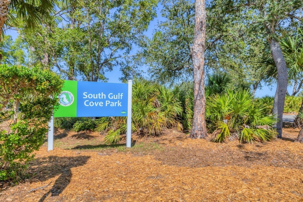 South Gulf Cove 3 Bedroom Canal Pool Home 3 Home