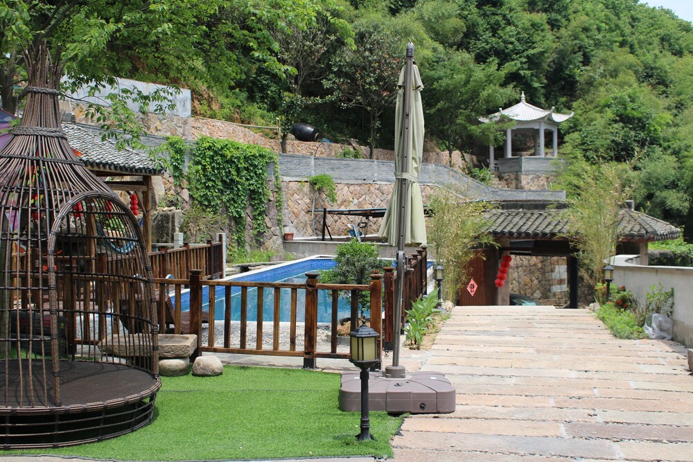Moganshan Wild House