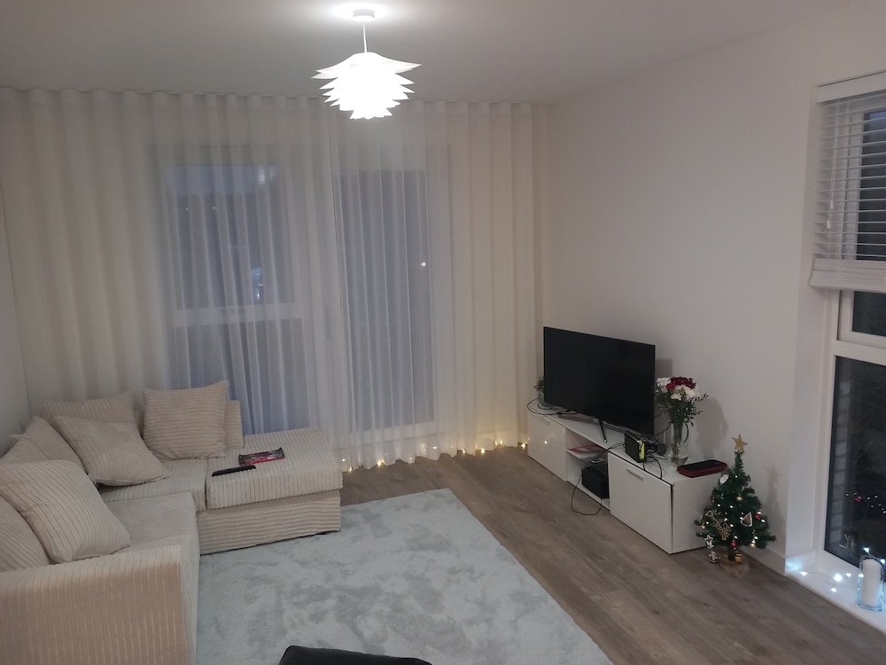 Room-charming Loughton Apartment With Ba