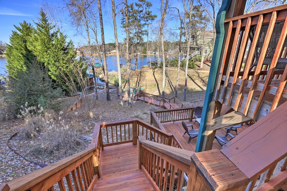 Milledgeville Vacations - Lakefront Sparta Cottage w/ Decks  Boat Dock - Property Image 11