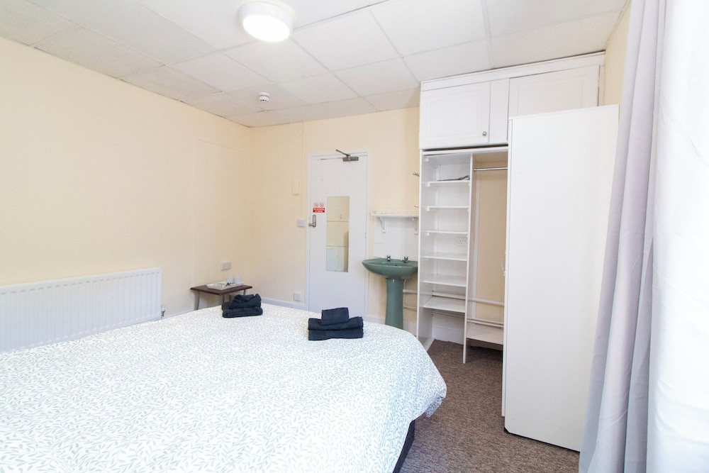 Brookvale Guest House Room 14