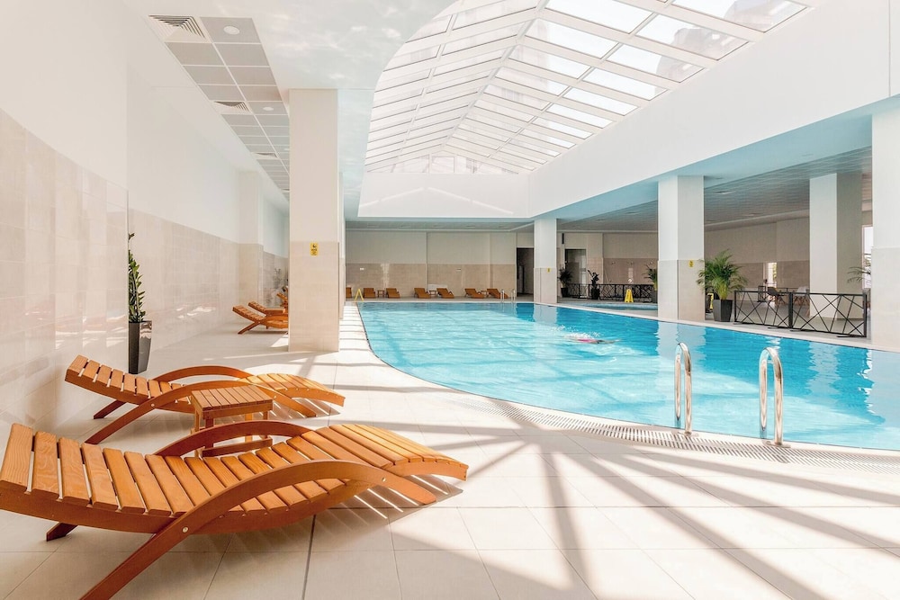 Deluxe Two Bedroom Condo & Pool on 5th Floor