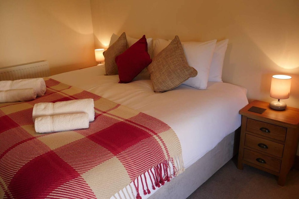 Cherry Trees - 2 Bedrooms -pets Ok - Woodburner