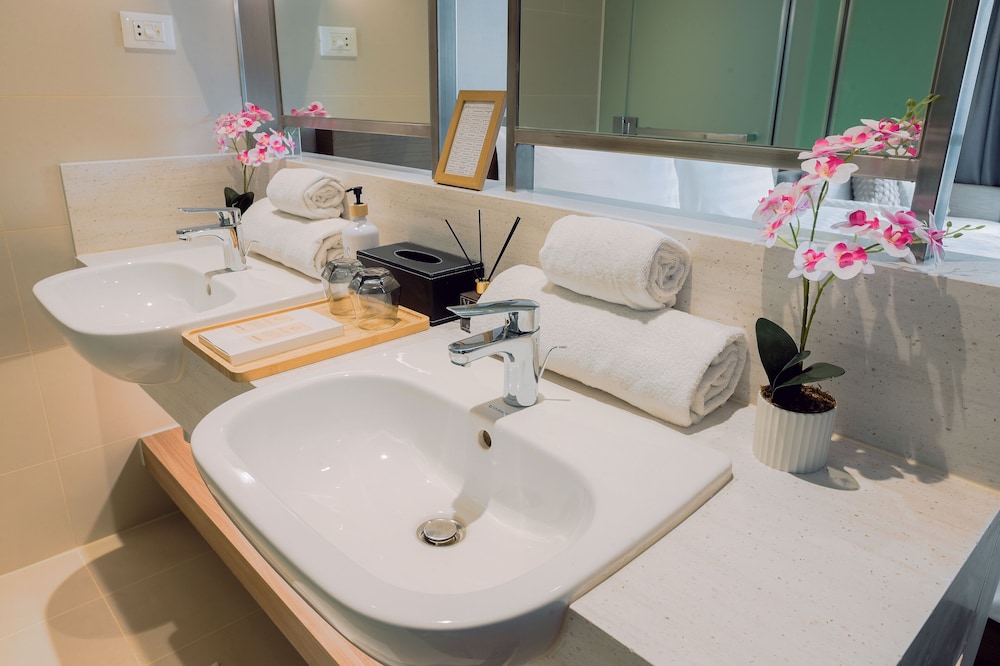 Hotel Residences at Acqua