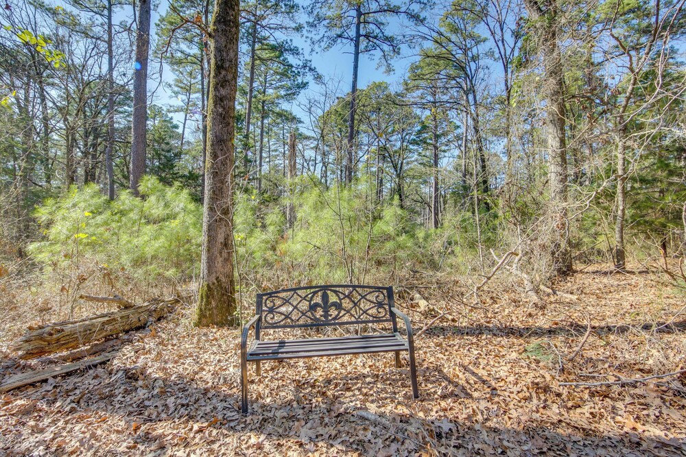 Winnsboro Tiny House w/ Trails, Yard Games & More!