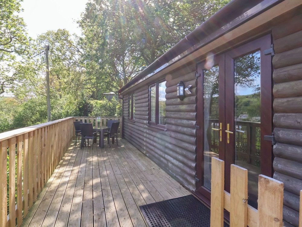 Chalet Log Cabin L2