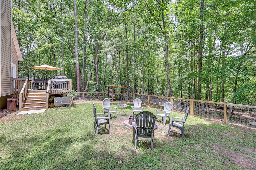 Fisher's Retreat Near Lake Thurmond: Tignall Home