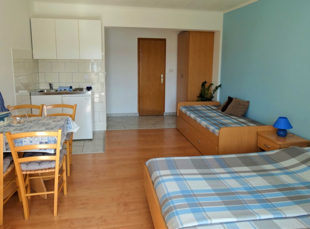 Warm and Welcoming Apartments With Sea View