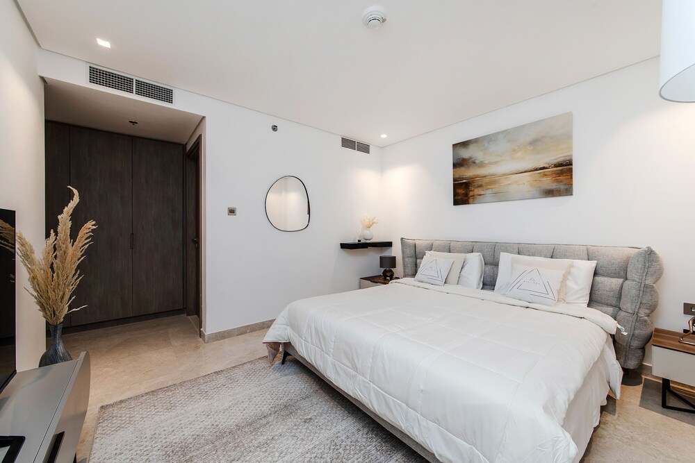 Premium 3BR with Full Burj Khalifa view
