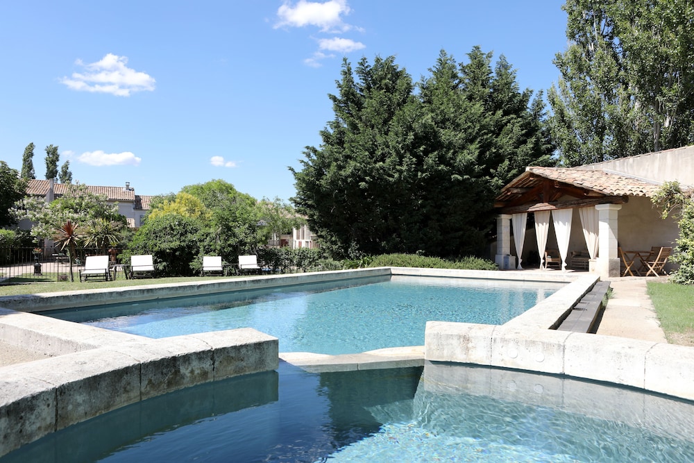 Justin de Provence en Orange — recepcion & lobby