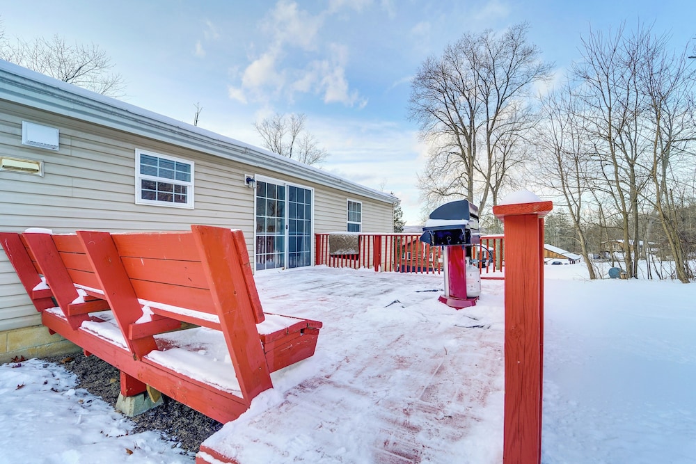 Half-mi to Lakemont Park: Family-friendly Home!