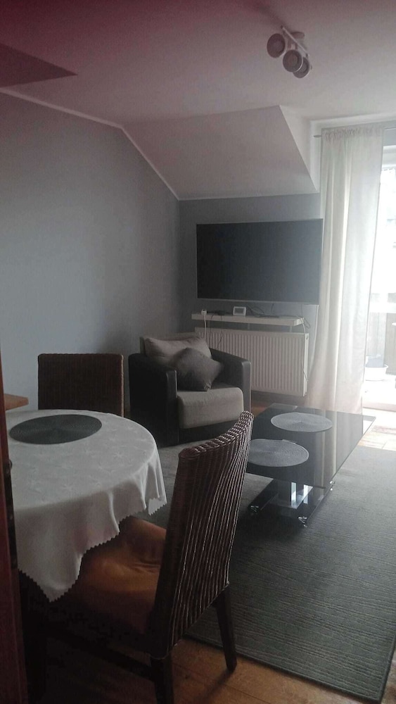 Rumia - Apartment - Sleeps 8 - Parking - Seaside