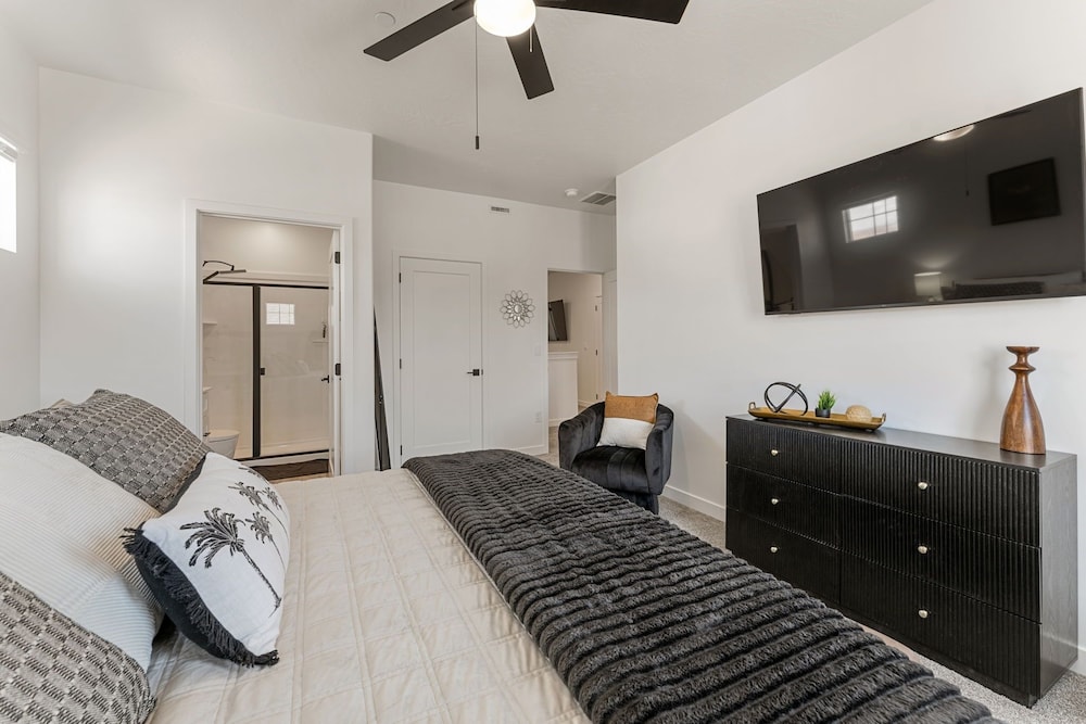 Ripples And Rocks Adventure House 4 Bedroom Townhouse