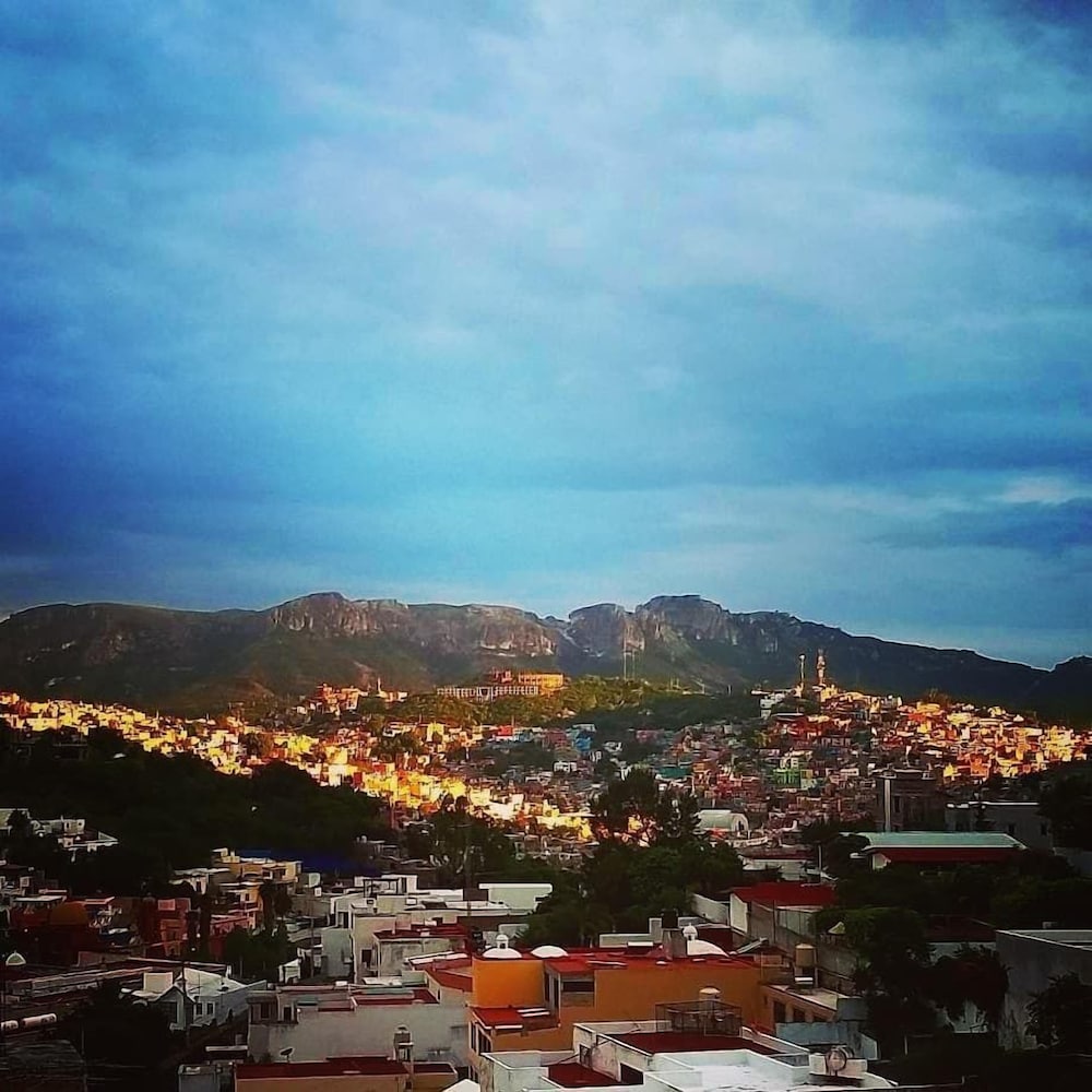 La Buena Vida view 3