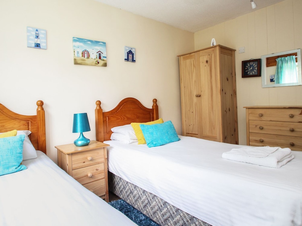 4 Manorcombe