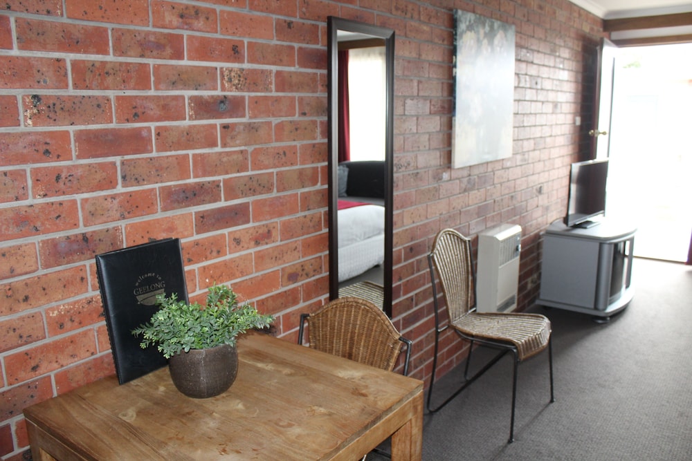 Kardinia Park Motel