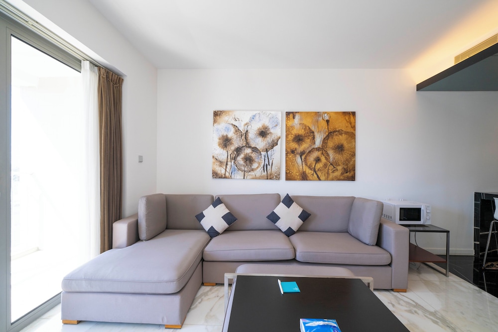 Tyms Bright 2BR 1BA Suite Xujiahui