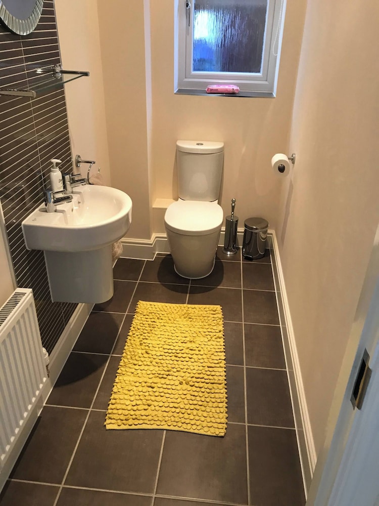 Modern 2 Bedroom House