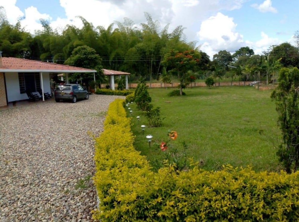 Hotel Les Hameaux de Bocca del Oro - Image 1