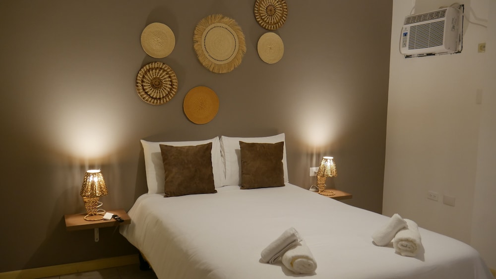 Park View Hostel & Suites