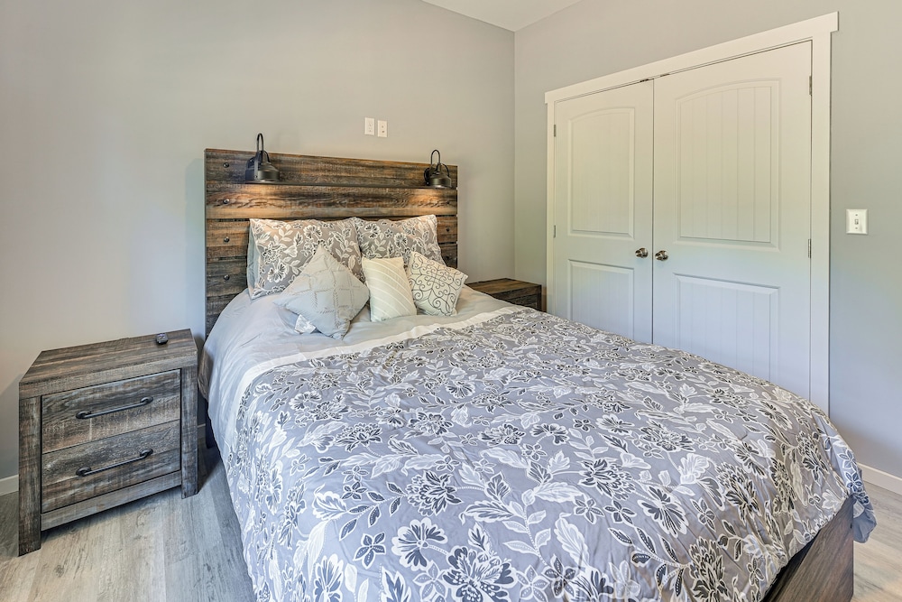 2 Mi to Marina & Lake Cumberland! Newly Built Home