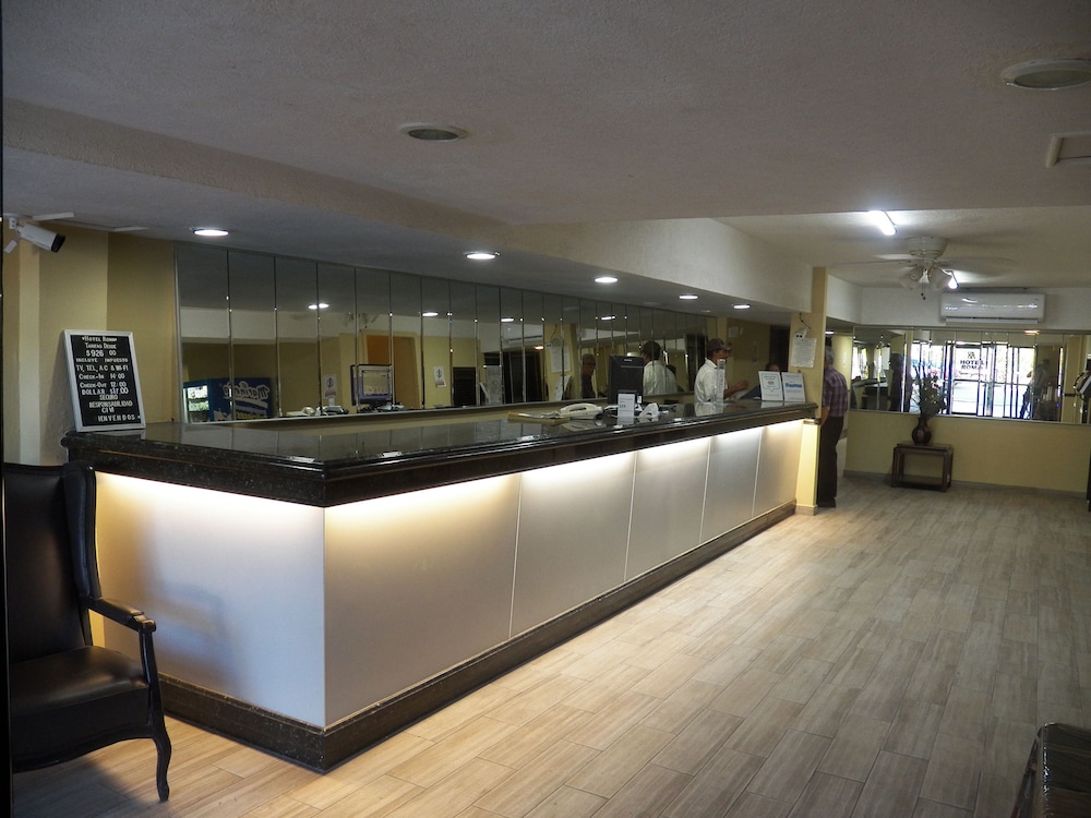 Corpus Christi Vacations - Hotel Roma - Property Image 3