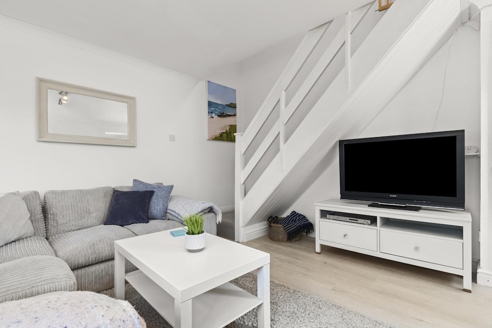 The Coach House in Saint Florence view 5