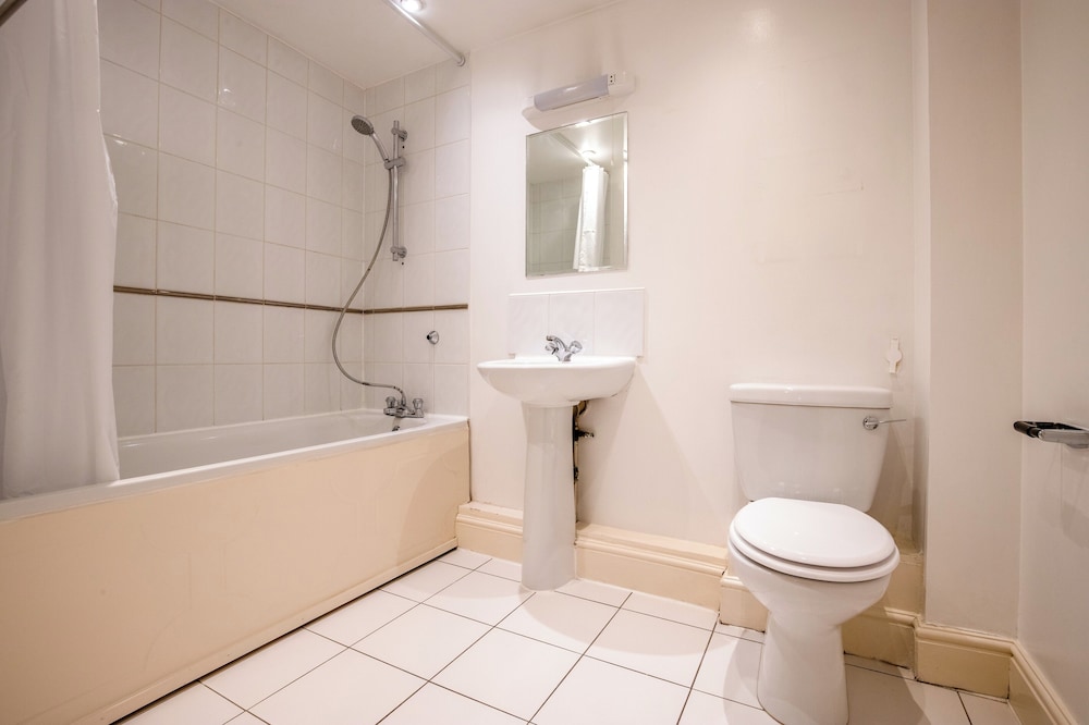 Kensington & Earls Court 1 bed Apartment - 4 Guest