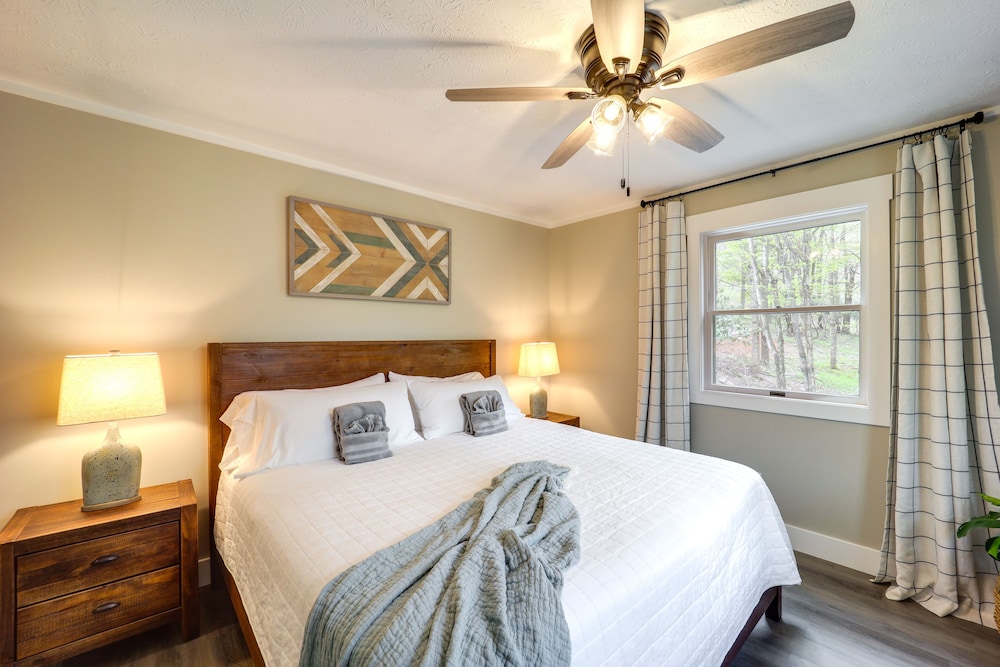 Pet-friendly Boone Vacation Rental w/ Deck!