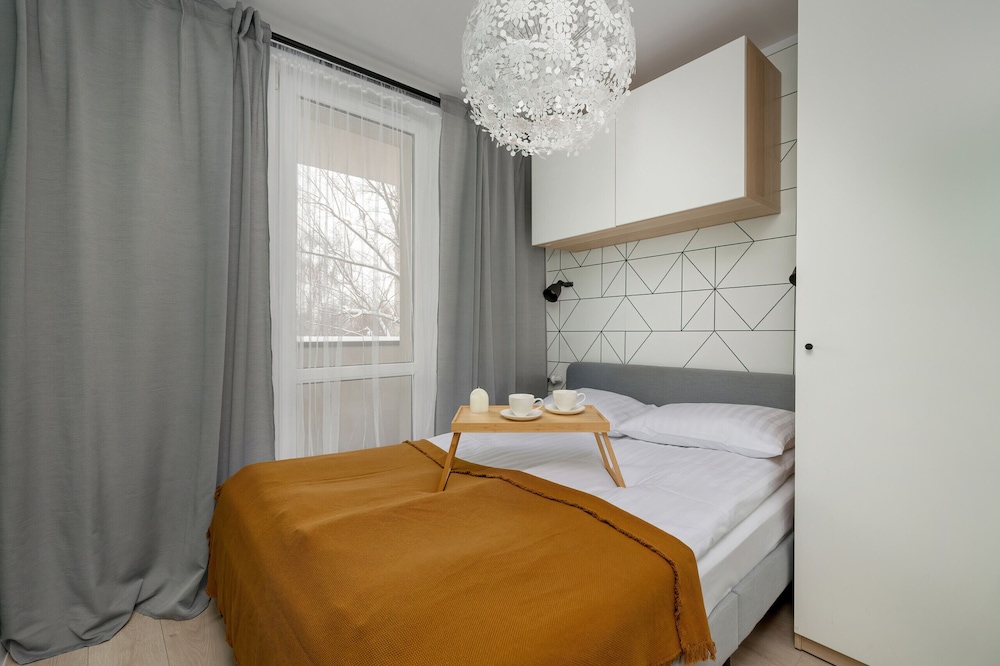 Katowice Vacations - White and Green Apartment by Renters - Property Image 4