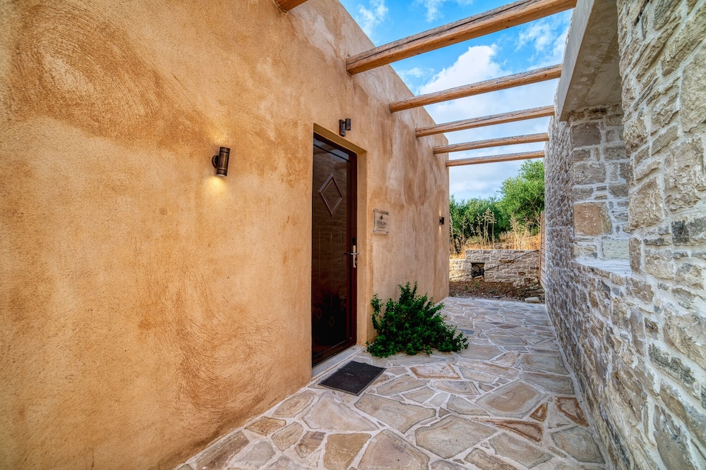 Olive Luxury Suites - Adults Only view 4