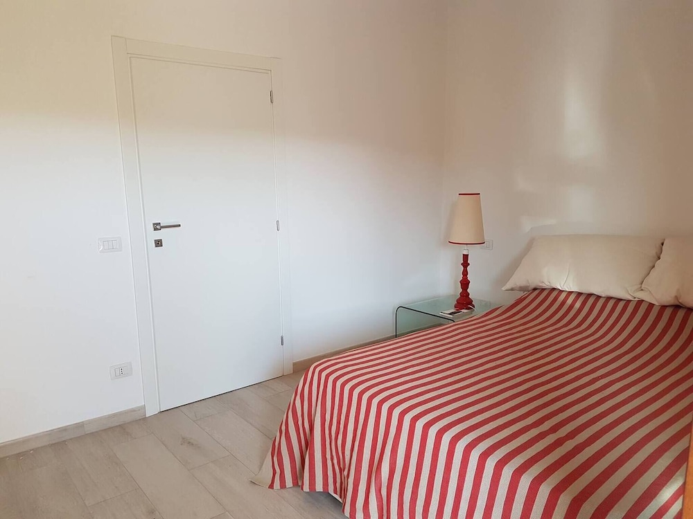 Charming Porto Santo Stefano Apartment With Pool Access