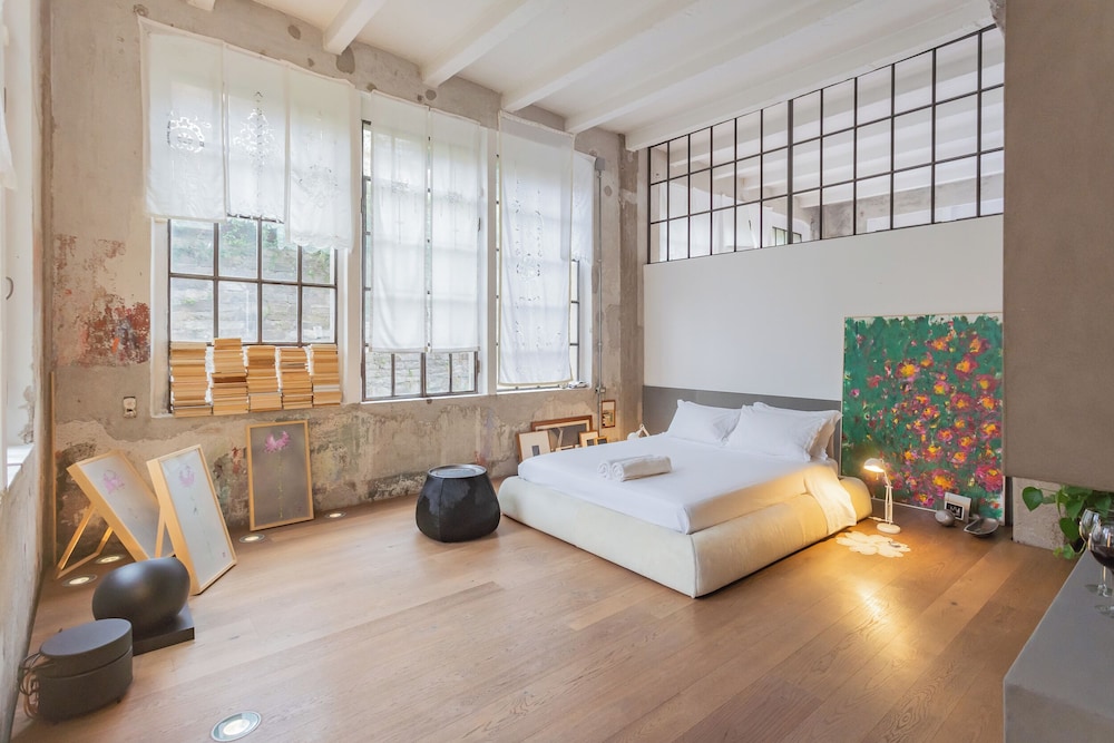 Design Loft With Private Parking by Rent all Como