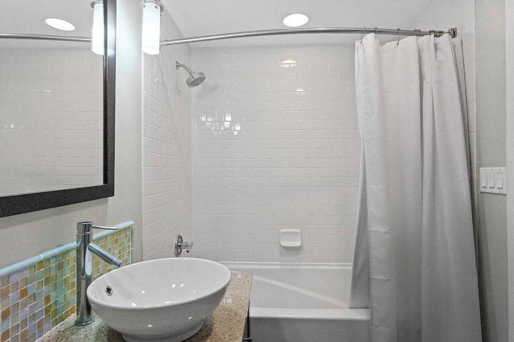 2 Resort Studios by Avantstay Sleeps 8, Pool, Shuttle, Tennis, Near Baytowne & Beach