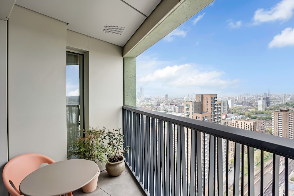 Chic One-bedroom Apartment Near Stratford