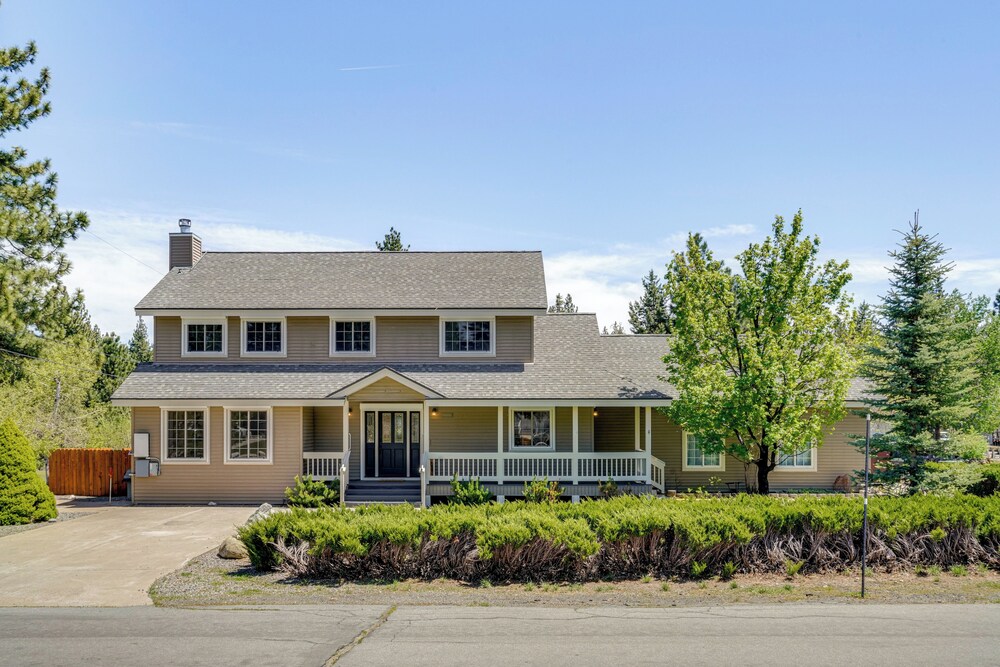 5 Mi to Northstar Resort! Family Home w/ Hot Tub