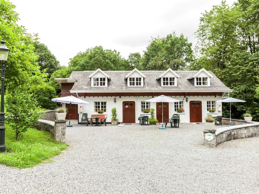 Cozy Escape in Bohon
