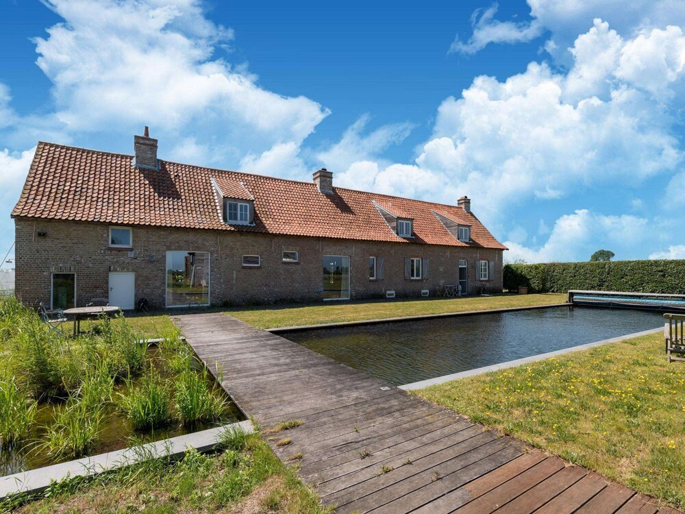 Premium Farmhouse in Nieuwmunster With Pool