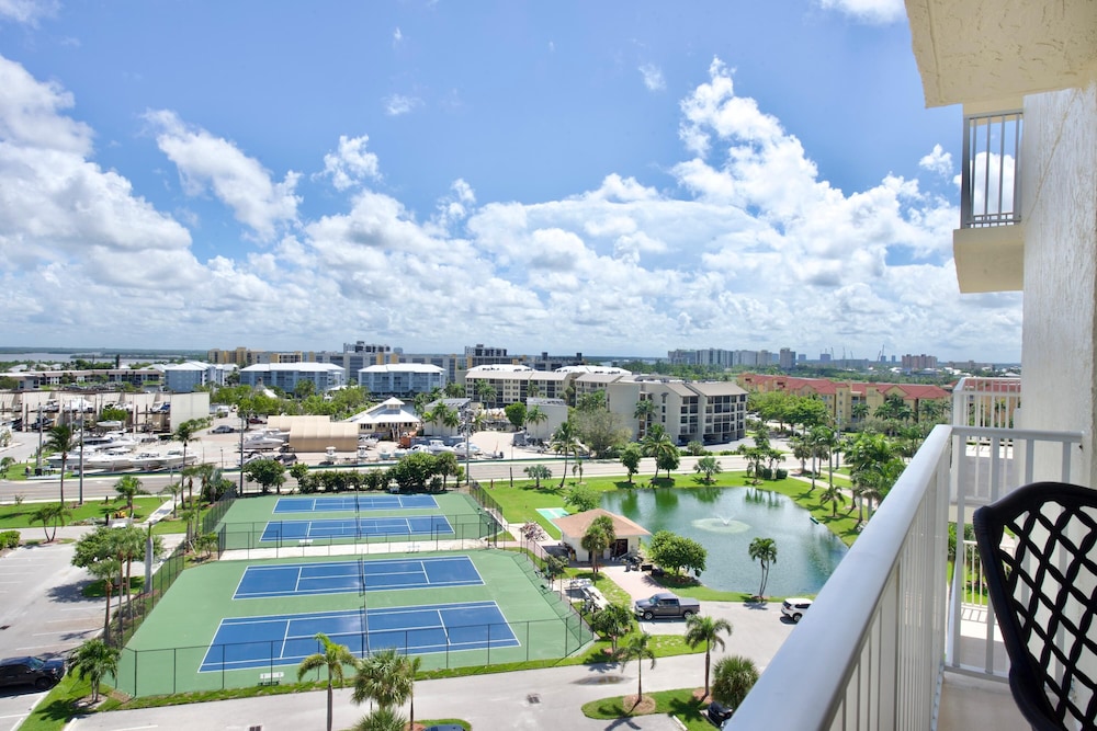 Estero Beach & Tennis 806-b
