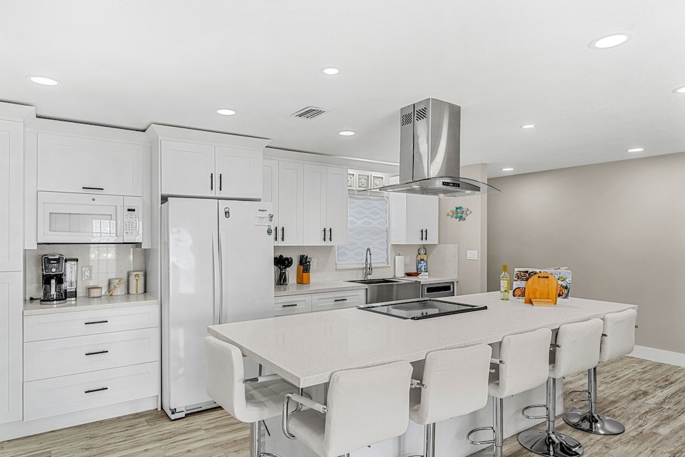 332 Formosa Drive