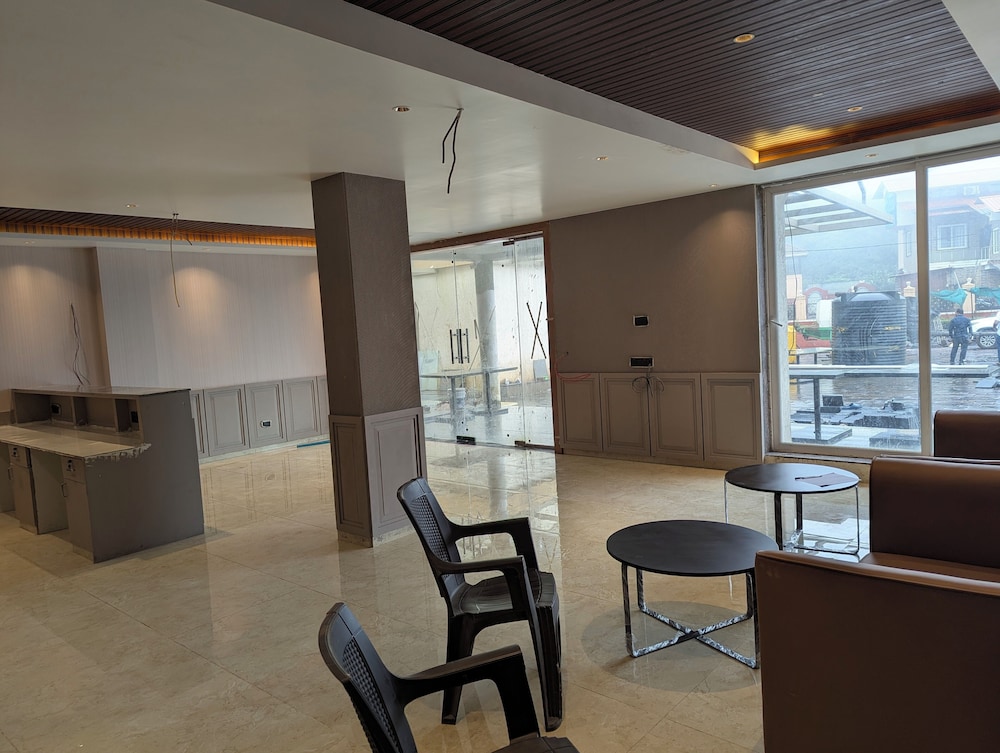 Savyasaachii Hotel, Mahabaleshwar - Pure Veg