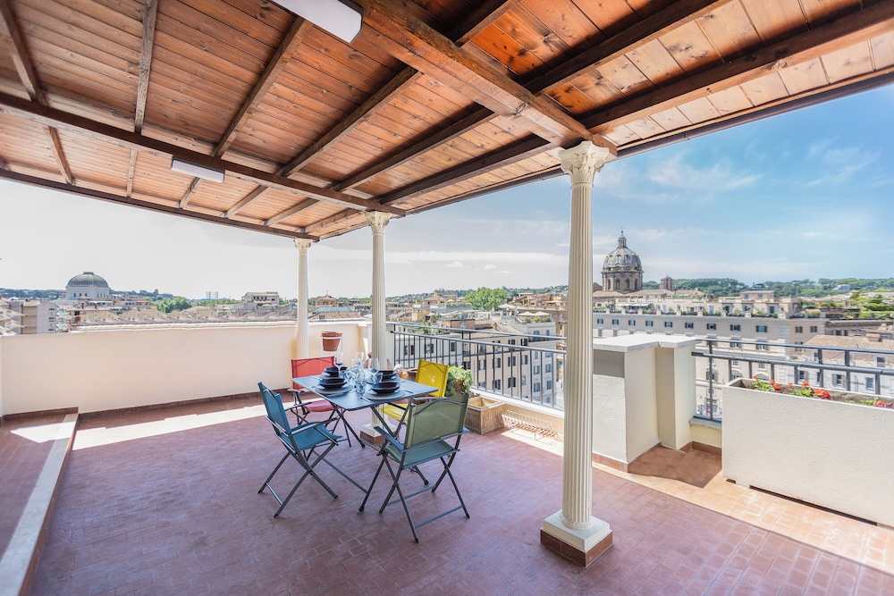 Rental in Rome Ceaser Penthouse