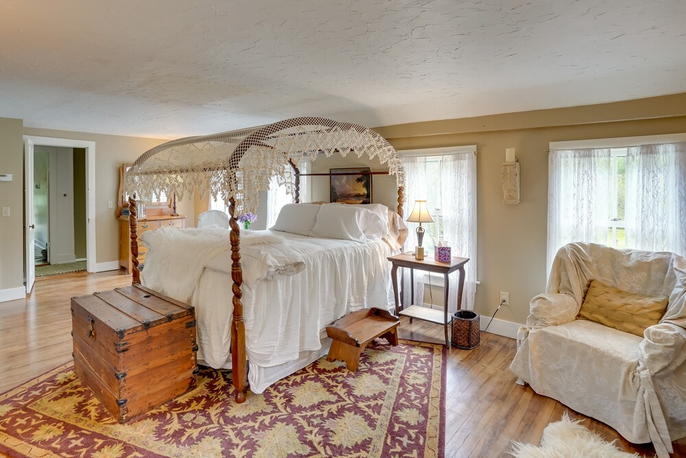 12-acre Vacation Rental in the Berkshires!