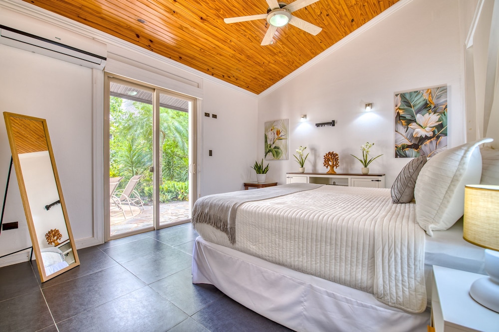 Luxury 15br Ocean View Estate in Nosara Ideal for Retreats Weddings Corporate Events