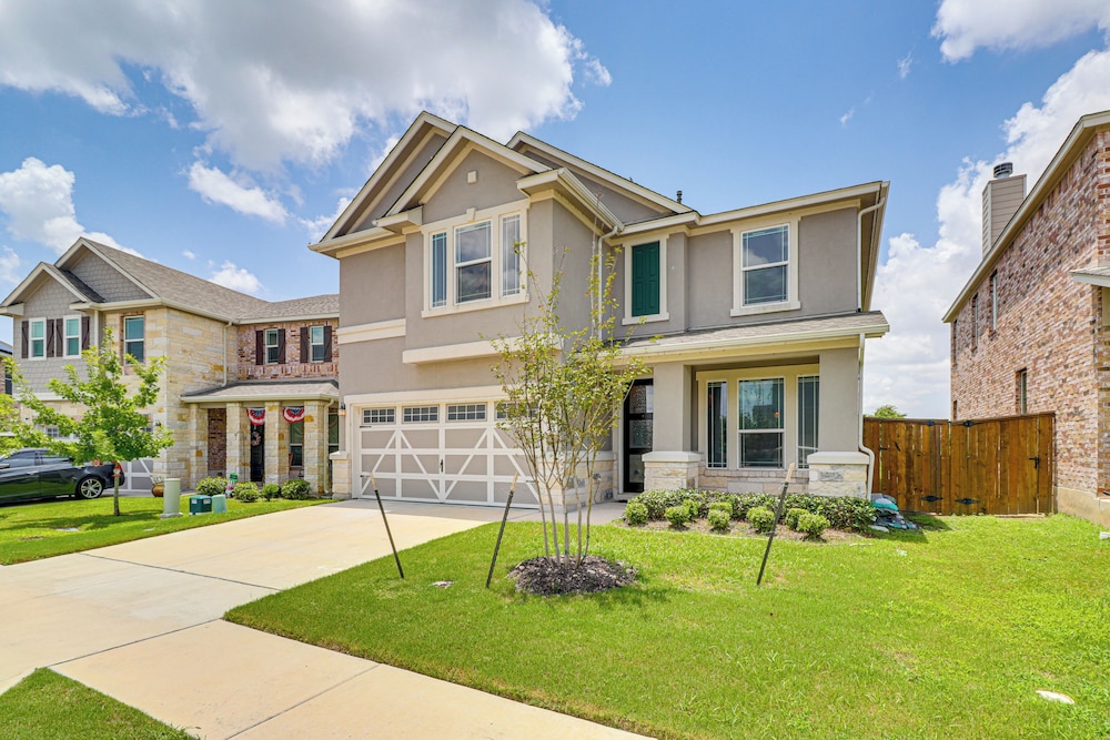 5 Mi to Old Town Hutto: Star Ranch Golf Retreat