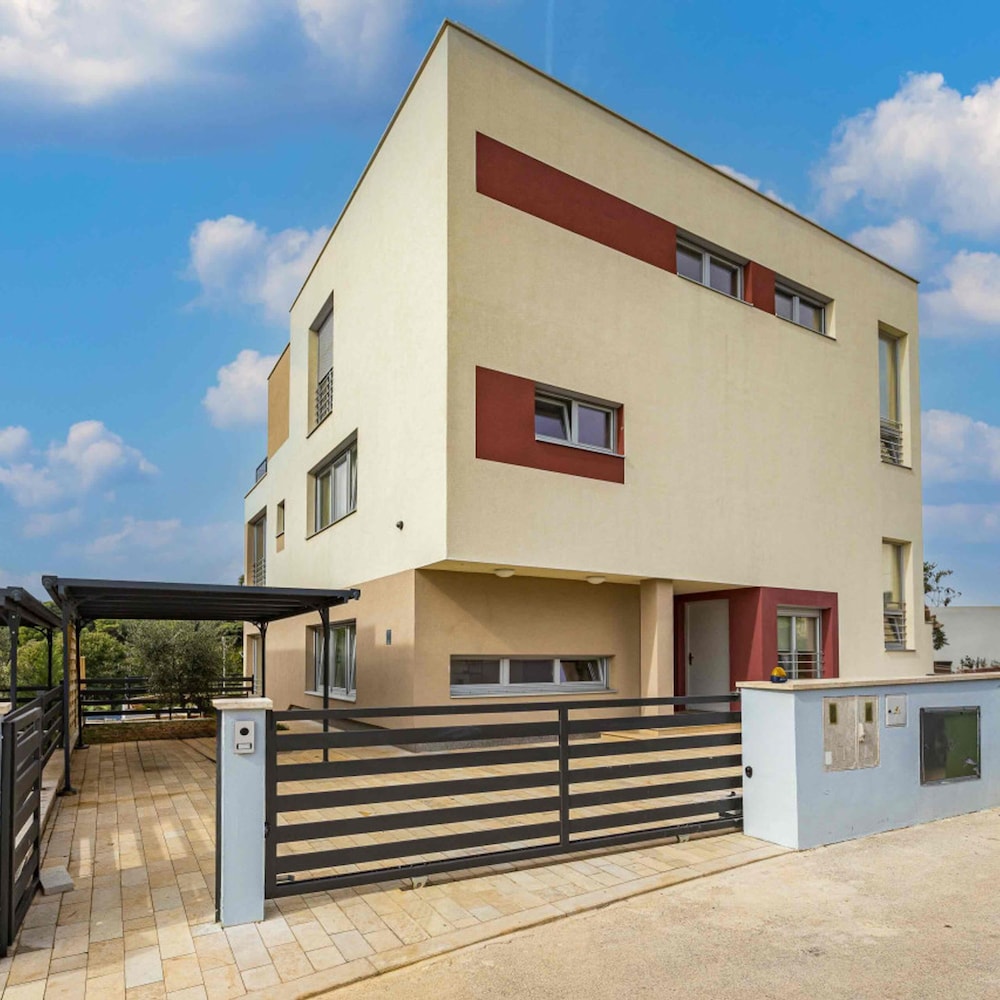 Villa Palma - Seaside Luxury Villa for 6 Person