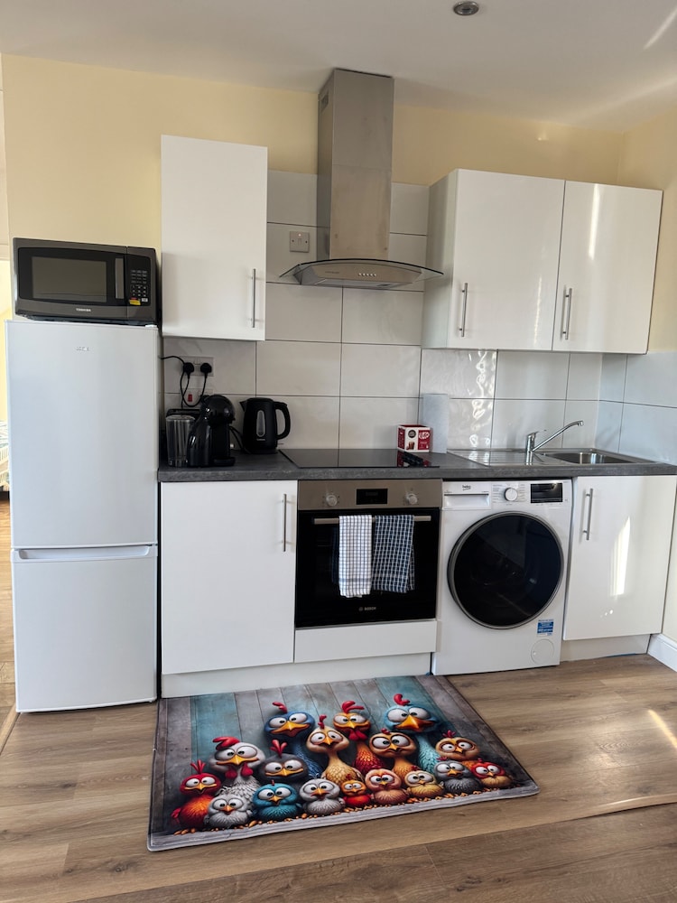Close Central London 1 bed Apartment Sleeps 3