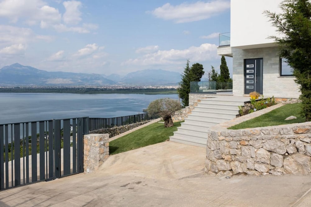 The Luxury Villa in Shkod r