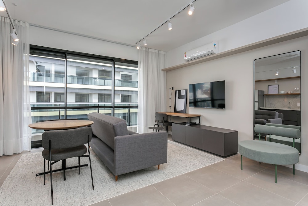 Studios Tower by Viva - Prédio com piscina e estacionamento no centro de Floripa