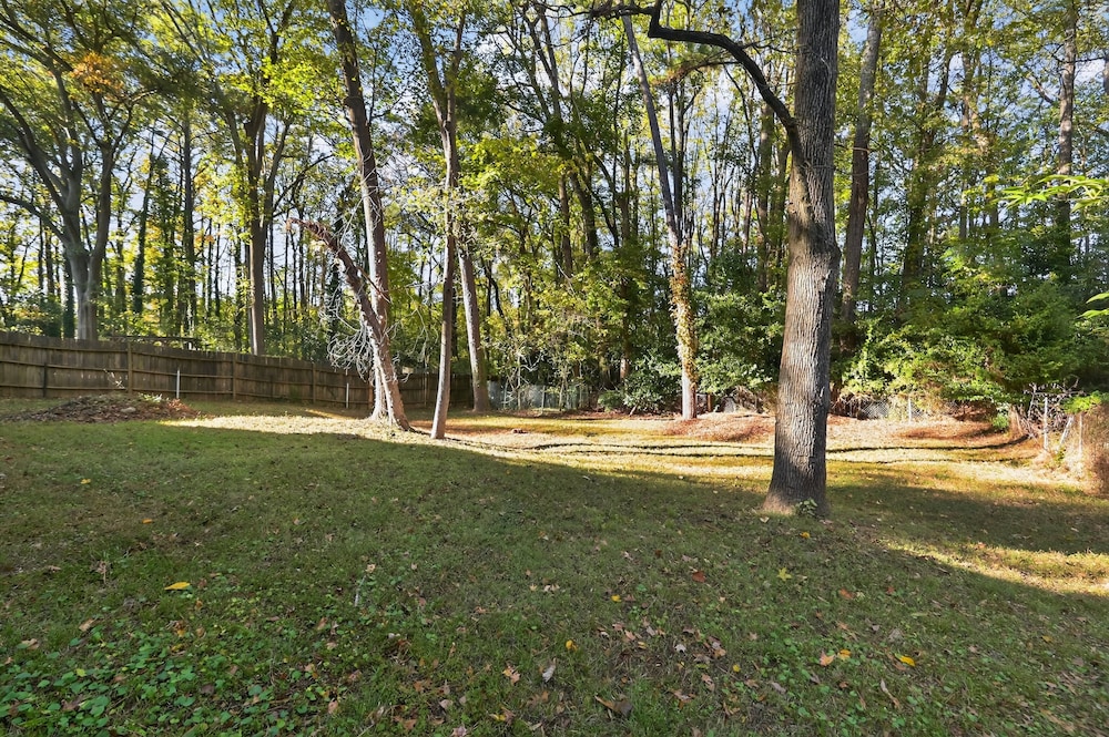 Charming East Atlanta Oasis Meets City Vibe 2 Bedroom Home